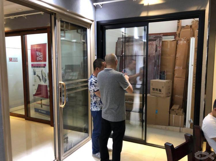 初探小魚網紅門窗店：英博門窗
