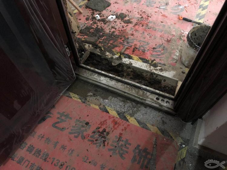 更換防盜門全過程大揭秘,我們家有一個(gè)能吃下十多桶水泥的怪物! 更換防盜門全過程大揭秘,我們家有一個(gè)能吃下十多桶水泥的怪物!